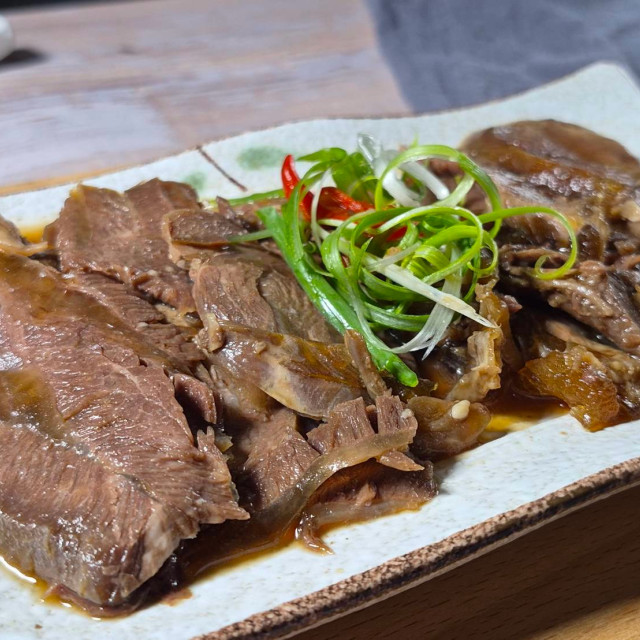 滷羊腱